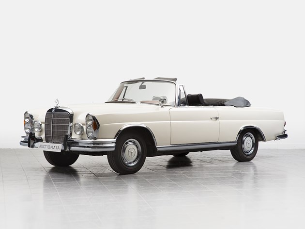 Mercedes-Benz 220 SE Cabriolet